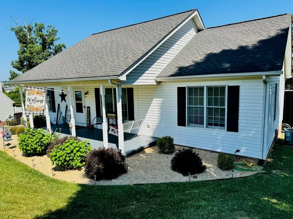 91 Wyndham Hill Dr, Fishersville, VA 22939