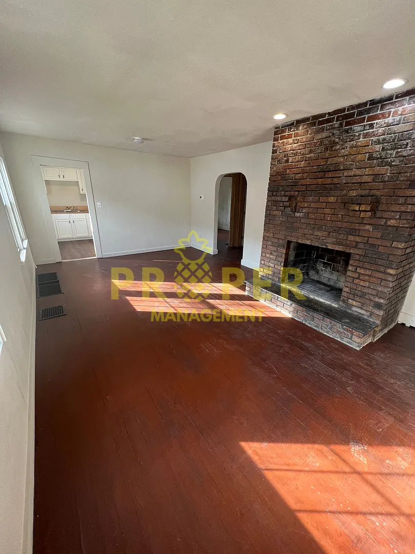2 bedrooms 1 bathroom house — Photo 1