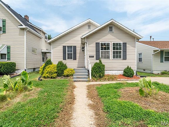 2nd image of 2429 Jerden Ave