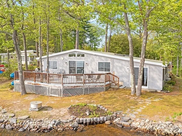 154 Peninsula Dr, Lunenburg, MA 01462