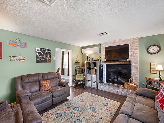 4th image of 1512 N Jackson Ave