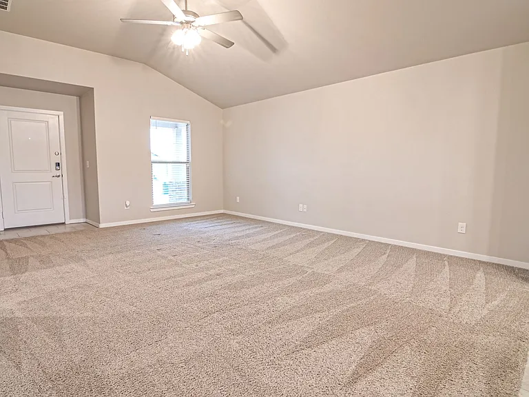 2524 Outlaw Ct — Photo 4