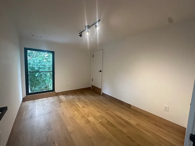 13 Longview Ct — Photo 8