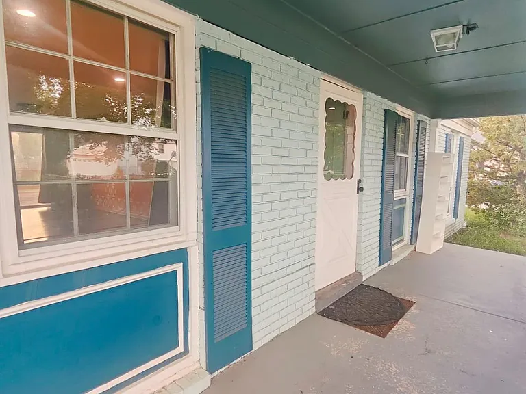 831 Silver Rock Ln — Photo 4