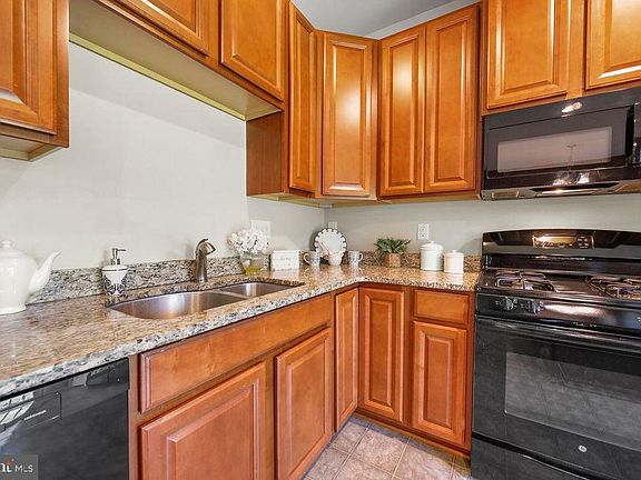 2nd image of 1607 Exposition Dr
