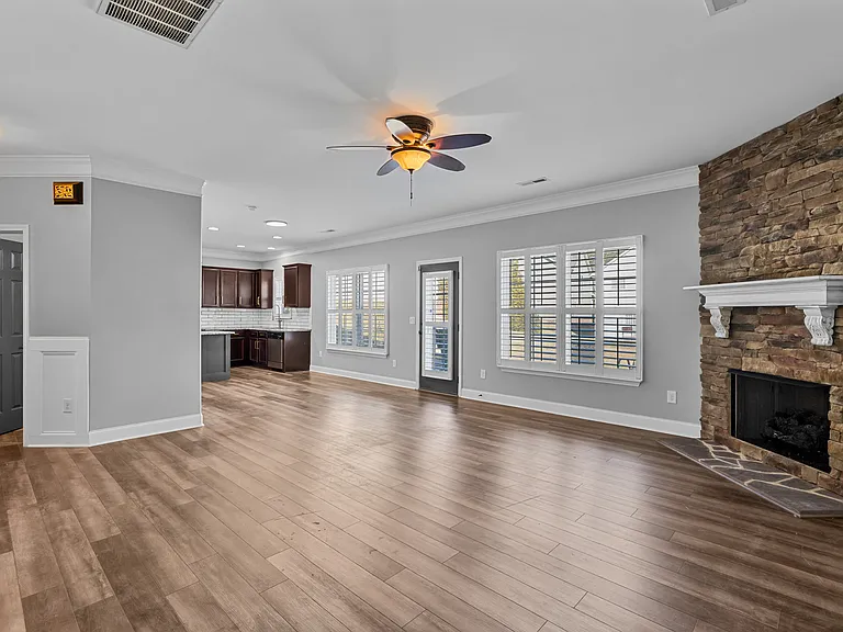 3839 Jade Ct — Photo 12