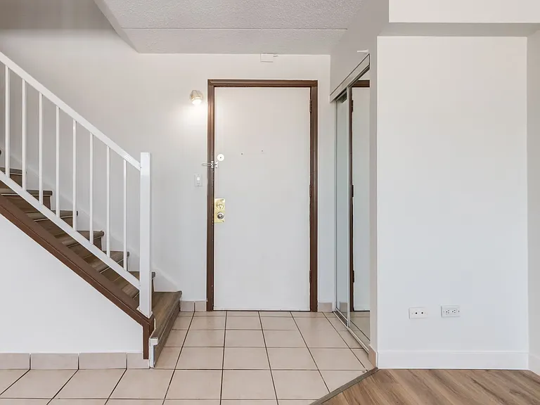 10 Frobisher Blvd SE — Photo 26