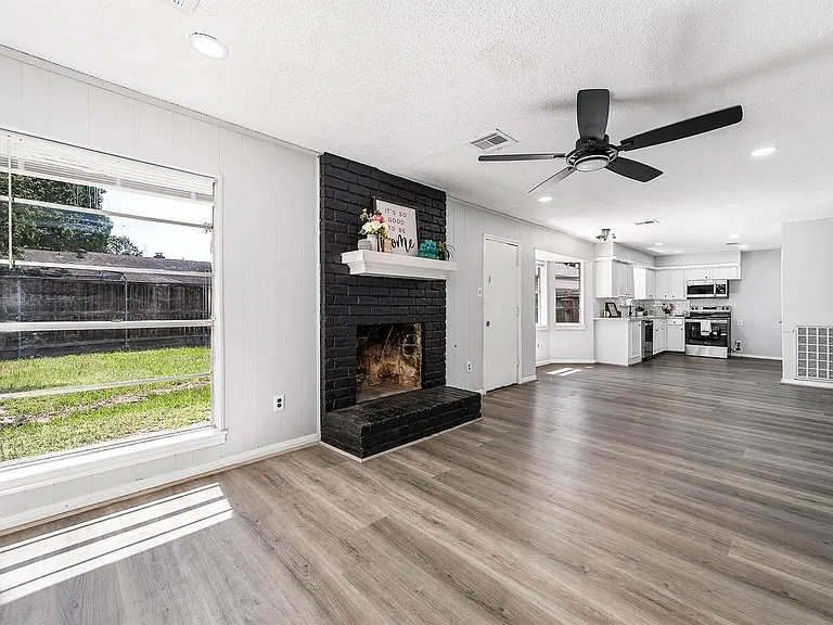 9014 Landwood Dr — Photo 4