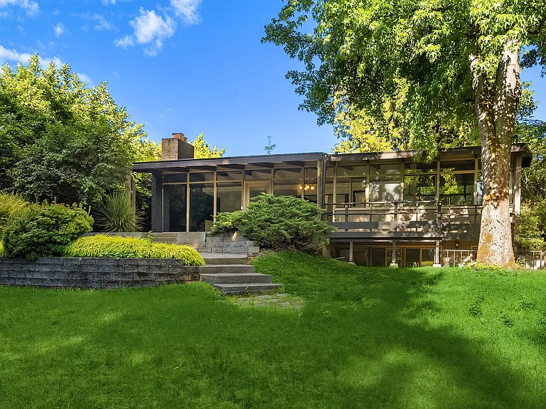 2851 Evergreen Point Rd — Photo 1