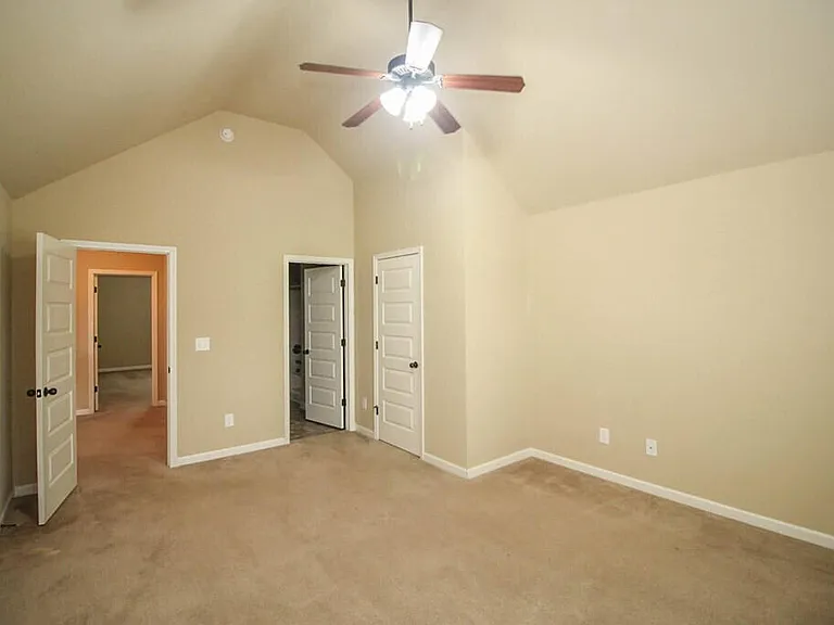 2733 Huntcliffe Dr — Photo 29