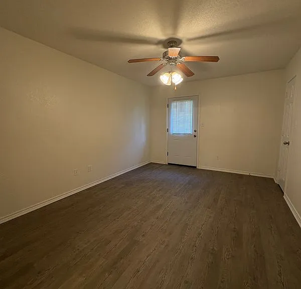8128 Doreen Ave — Photo 9
