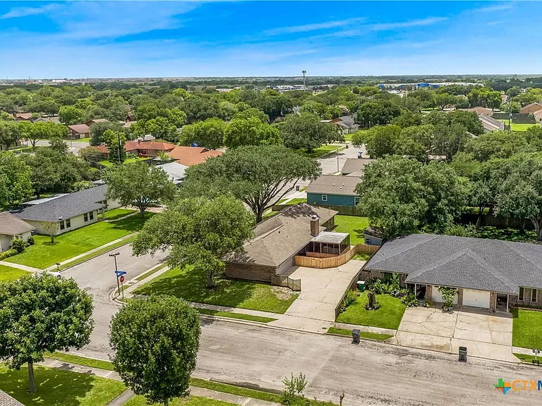 608 Rosewood Dr — Photo 31