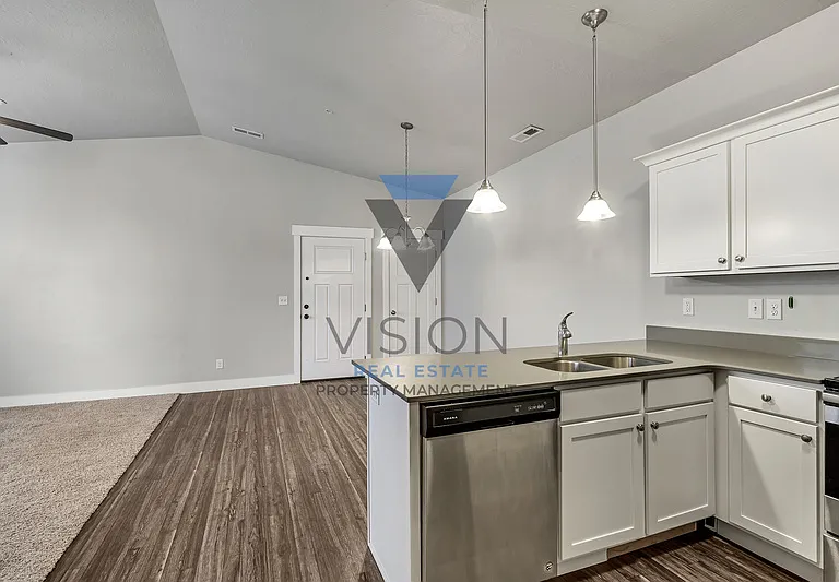 97 W Silver Springs Dr — Photo 8