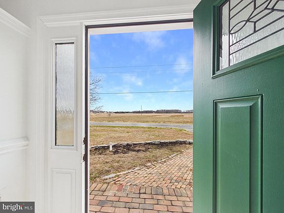 3rd image of 3231 Williamsville Rd