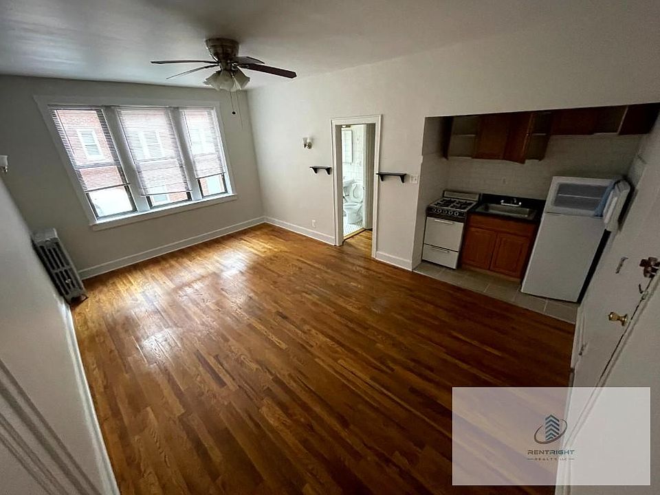 1st image of 4915 W Belle Plaine Ave APT 114