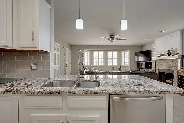 10925 E Hope Dr — Photo 2