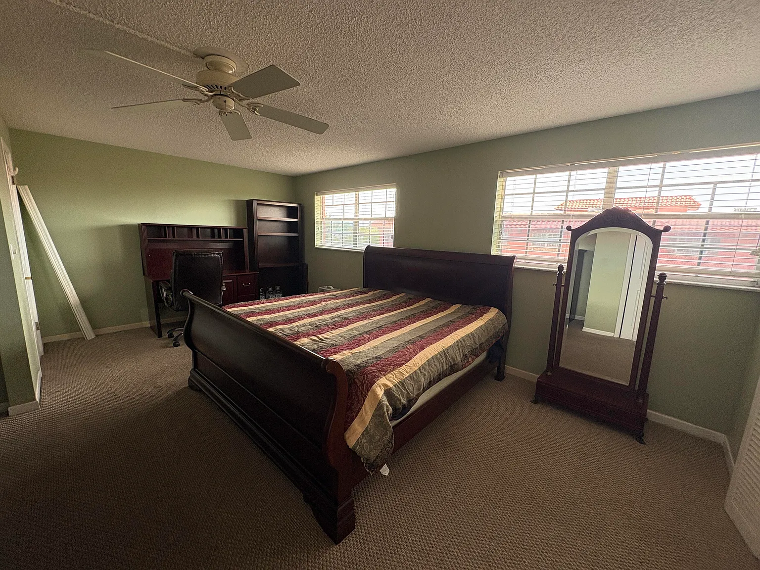 2 bed, 2.5 bath, 1496 sqft, $2,100 — Photo 3