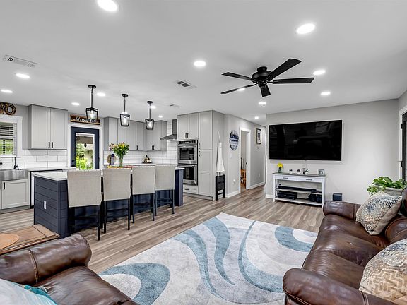 5th image of 302 Golden Beach Drive
