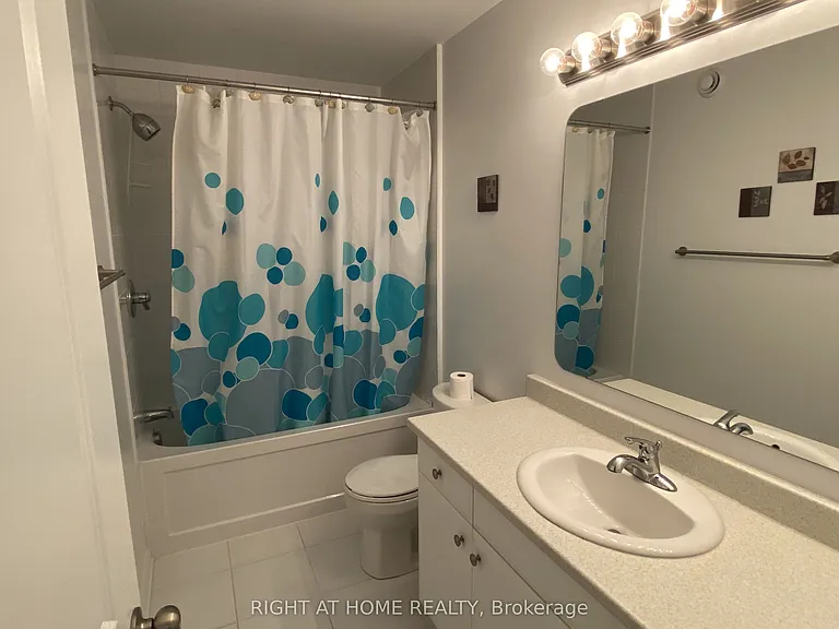 1119 Tischart Cres — Photo 19