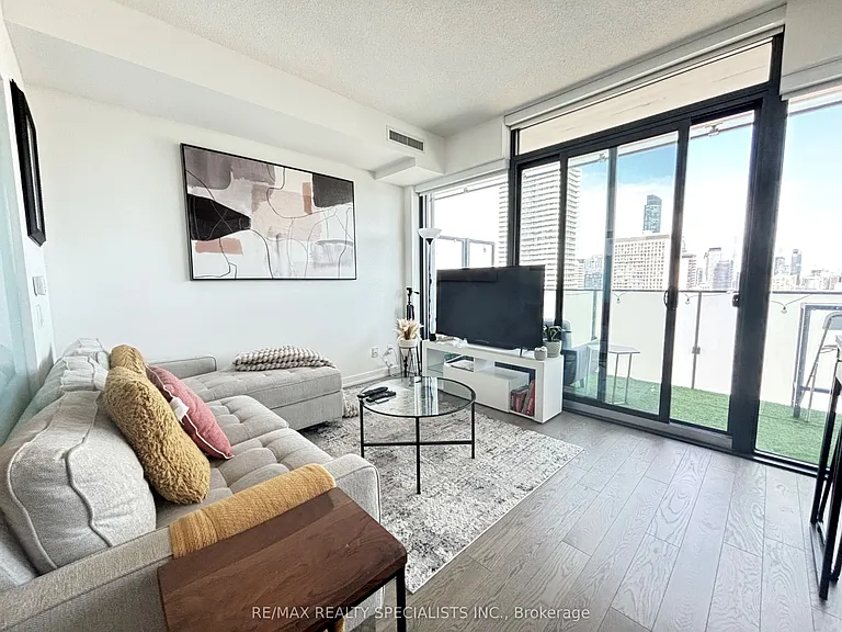 25 Richmond St E #3214 — Photo 2