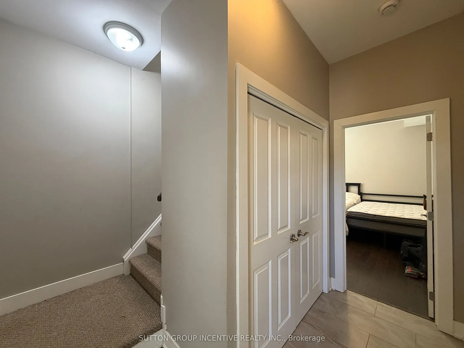 4 bed, $2,300 — Photo 2