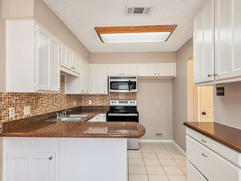 617 S Las Vegas Trl — Photo 9