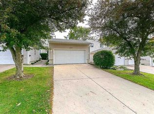3293 Johnathan Ave, Bettendorf, IA