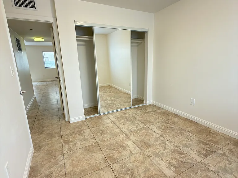6842 Agnes Ave #6 — Photo 9