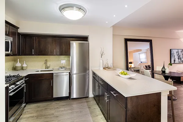 Rented by Greystar | media 27