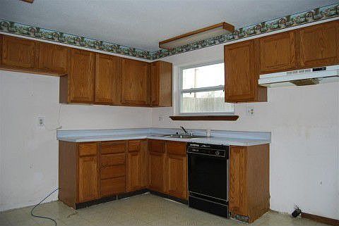 2nd image of 4300 Stevendave Dr