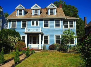 2715 Scarborough Rd, Cleveland Heights, OH