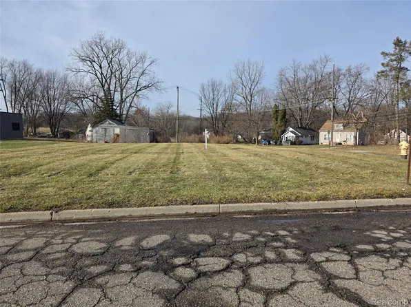 1573 N Telegraph Rd, Pontiac, MI 48340