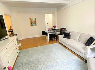 37 W 72nd St #7A, New York, NY 10023