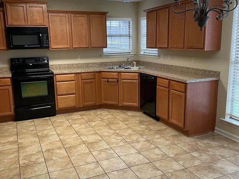 5719 Heritage Heights Dr — Photo 6