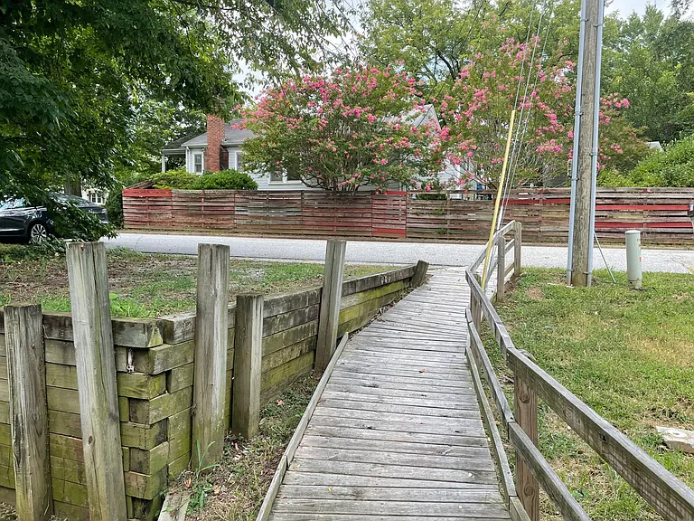 2019 Rath St — Photo 22