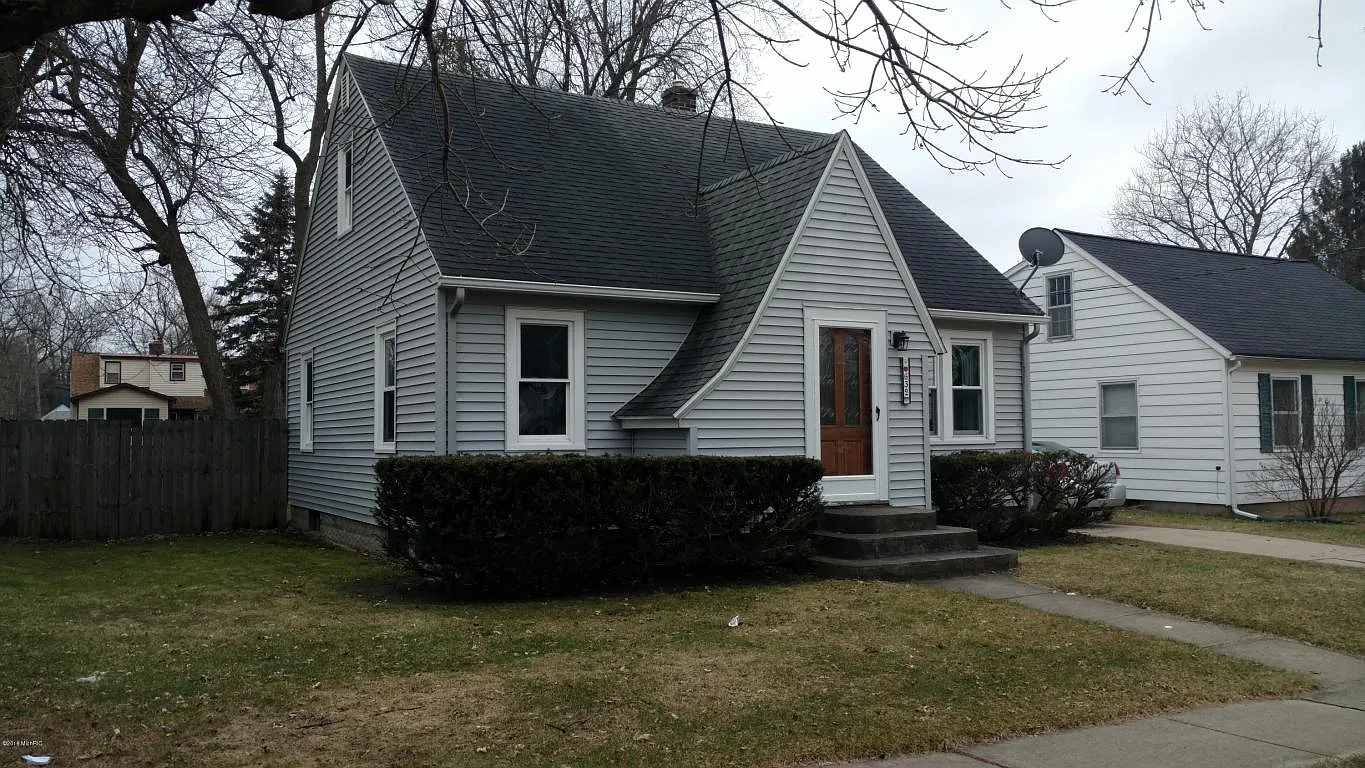 632 W Bond St photo 1