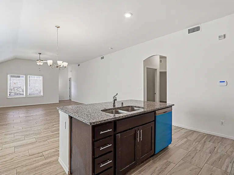 13745 Lago Vista Ave — Photo 11