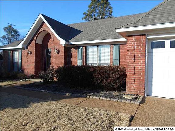 2nd image of 1280 Five Oaks Dr N