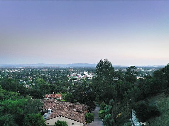 4th image of 905 Crescent Dr
