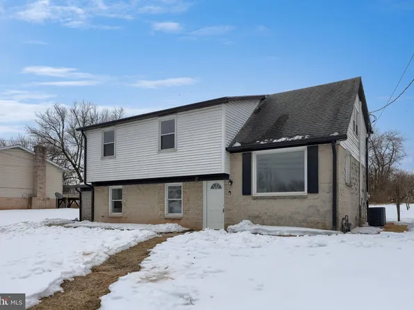 2850 Mayfield Dr, Dover, PA 17315