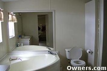 Master Bath W/ Garden Tub