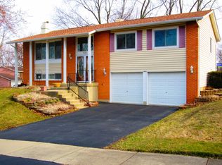 521 Falmore Ln, Bolingbrook, IL 60440