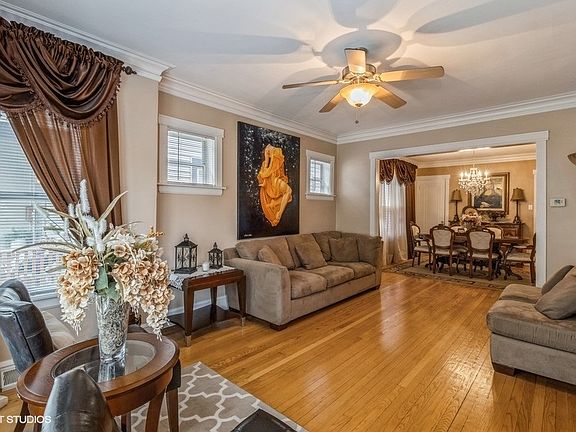 3rd image of 3654 N Newcastle Ave