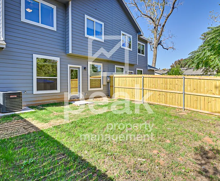 302 Byron St — Photo 24