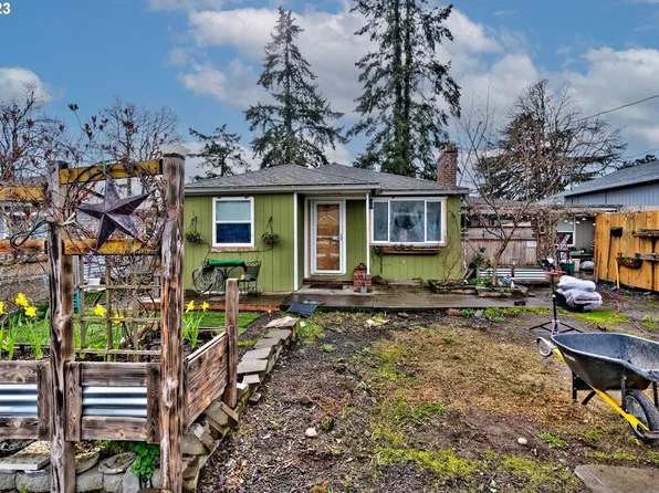 1170 Columbia Ave, Gladstone, OR 97027