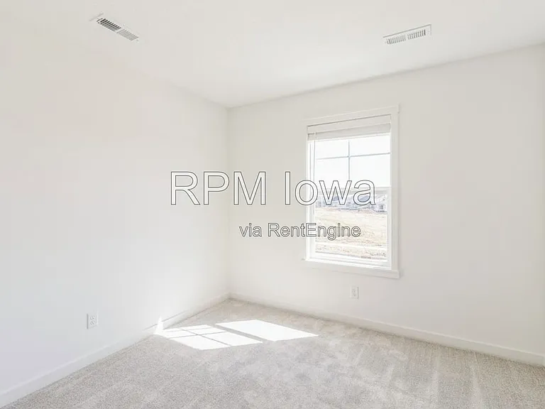 1241 NW Yorktown Dr — Photo 10