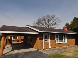 207 Cedar Ave NW, Warroad, MN 56763