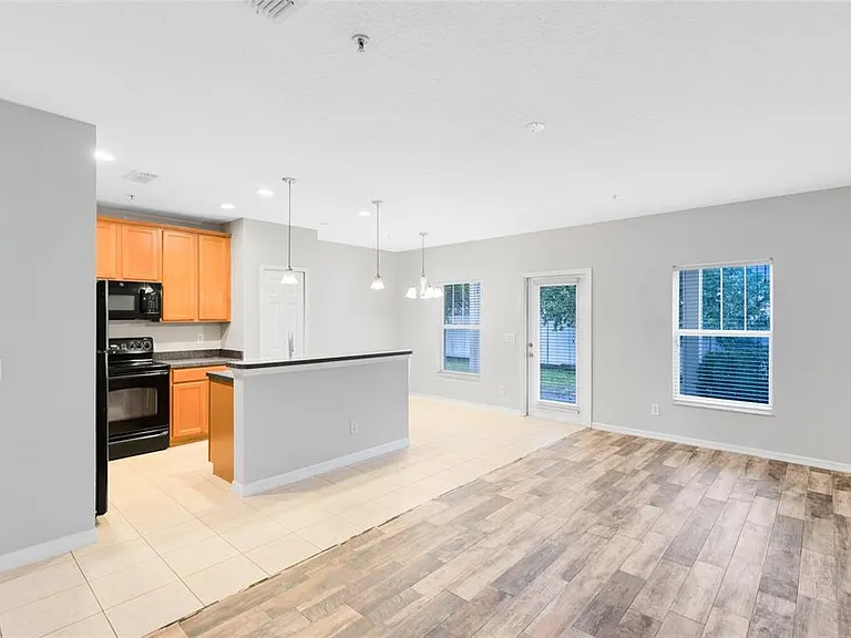 2064 Cypress Bay Blvd — Photo 7