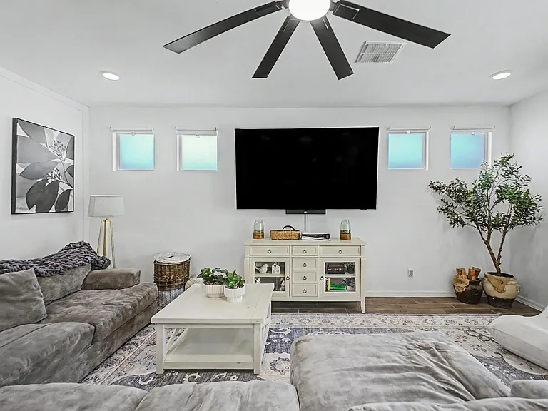 4329 W Nora Dr — Photo 6