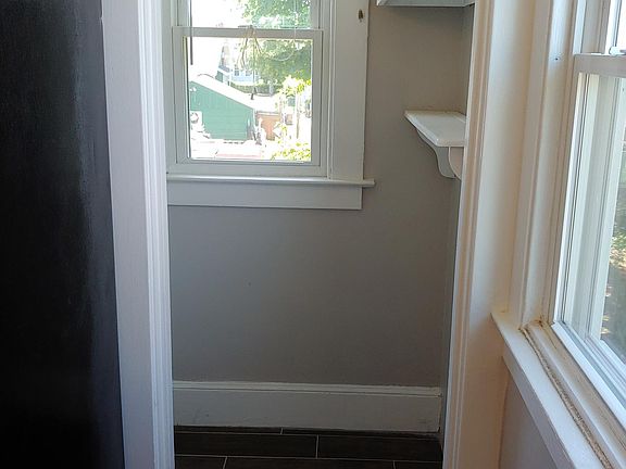 4th image of 140 Gorham Ave